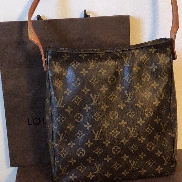 Louis Vuitton GM Looping Bag - Picture 4 of 16